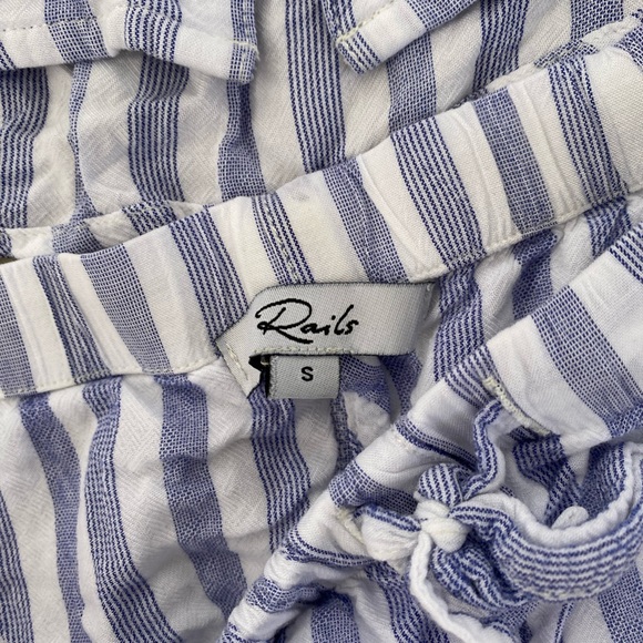 🌺 Rails matching long sleeve top and shorts pajama set🌺 - Picture 5 of 7